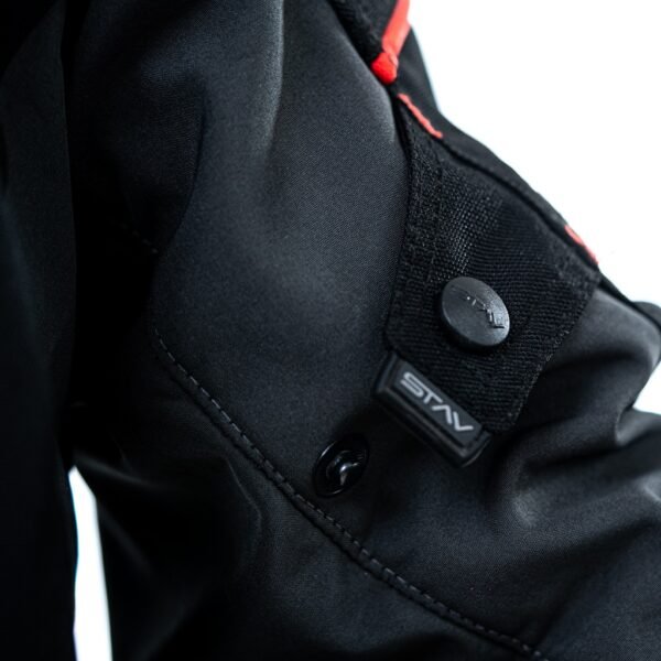 CAMPERA STAV CORE SPORT CORDURA CORTA URBANA NEGRA Y ROJO