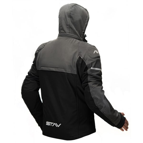 STAV GRAD SOFTSHELL TECH CON CAPUCHA NEGRA Y GRIS