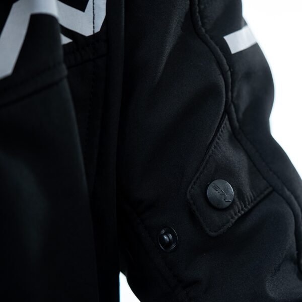 STAV GRAD SOFTSHELL TECH CON CAPUCHA NEGRO