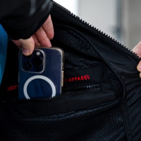 STAV GRAD SOFTSHELL TECH CON CAPUCHA NEGRO
