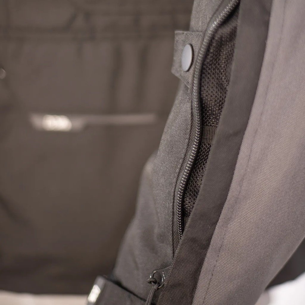 CAMPERA ADVENTURE 3 CAPAS LARGA NEGRO-GRIS
