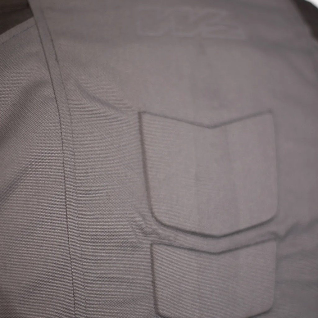CAMPERA ADVENTURE 3 CAPAS LARGA NEGRO-GRIS